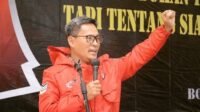 Presiden FSPMI Riden Hatam Aziz Presiden FSPMI Riden Hatam Aziz