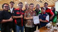 Aksi SAKO Dan FDTOI Di Kantor Gubernur Jateng