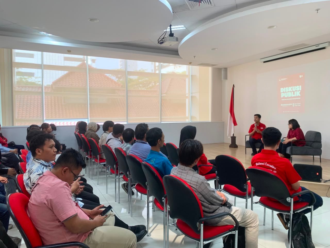 Diskusi Publik En LMND