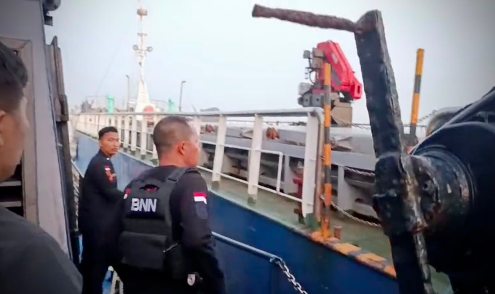 Aksi Aparat Gagalkan Penyelundupan 26 Ton Sabu Cair