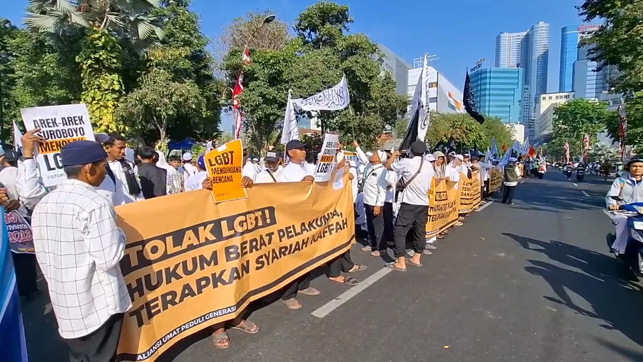 Aksi Tolak LGBT Di Surabaya