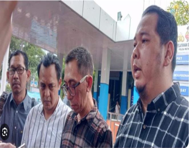 Barisan Oposisi Indonesia Antonius Danar